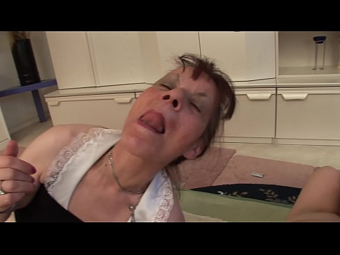 ❤️ Vana mbuya vaviri nasekuru mumwe vane vatatu pa %sn.mrvideospornogratis.ru %